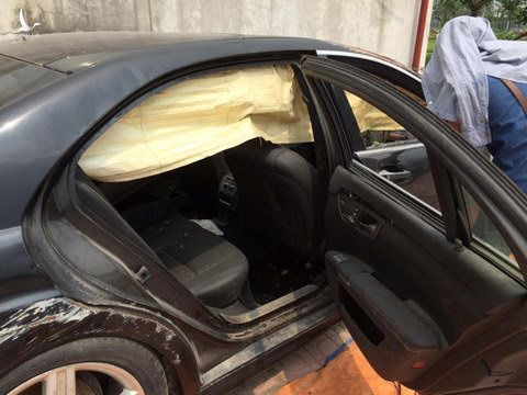 Xót xa nhìn loạt xe Mercedes-Benz đắt đỏ bị vứt xó ở Hà Nội - Ảnh 6.