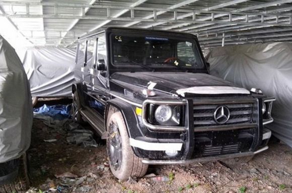 Xót xa nhìn loạt xe Mercedes-Benz đắt đỏ bị vứt xó ở Hà Nội - Ảnh 7.