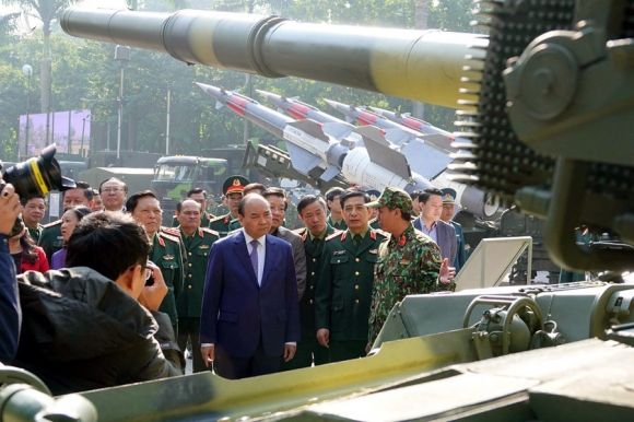 Dàn tên lửa, khí tài hiện đại tại hội nghị quân chính toàn quân