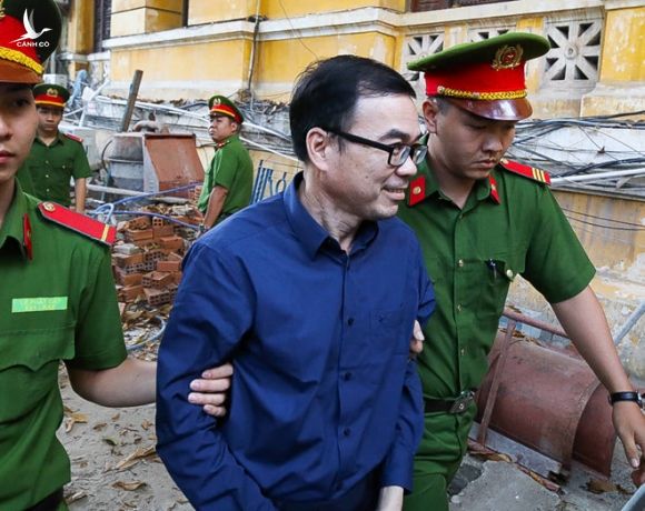 Cựu Phó chủ tịch UBND TP.HCM Nguyễn Hữu Tín bị tuyên phạt 7 năm tù - ảnh 4