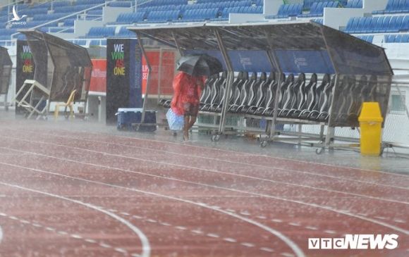 San dau ngap nuoc, de hoan tran U22 Viet Nam vs U22 Singapore hinh anh 5