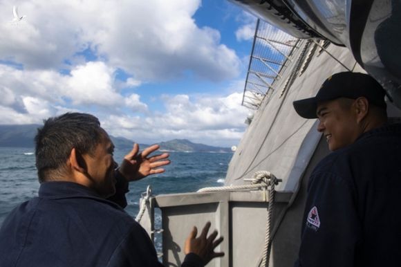 Tàu tác chiến ven bờ USS Gabrielle Giffords của hải quân Mỹ thăm cảng Cam Ranh - ảnh 2