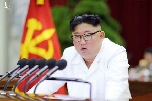 Lãnh đạo Triều Tiên Kim Jong-un hôm nay tuyên bố có vũ khí chiến lược mới. Ảnh: AP.