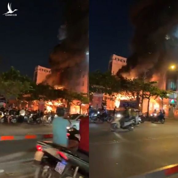 Vụ cháy xe xảy ra tại đầu cầu Hoàng Hoa Thám trên đường Cộng Hòa /// Ảnh: Thanh Hải