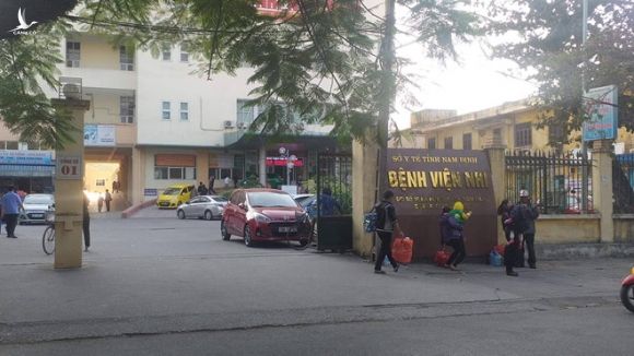 Bệnh viện Nhi tỉnh Nam Định, nơi hàng loạt điều dưỡng bị khởi tố, bắt giam vì ăn bớt thuốc /// Ảnh Lê Tân
