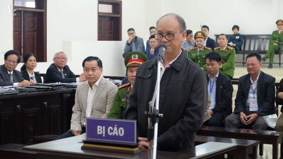 Cựu chủ tịch Đà Nẵng nói có 5 khẩu súng do phụ trách mảng hơi tế nhị - Ảnh 1.