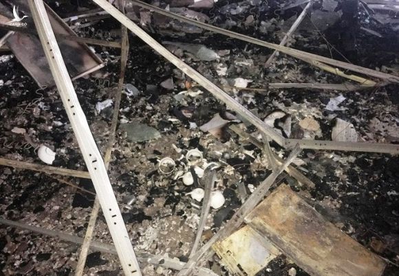 Hiện trường vụ cháy tòa nhà dầu khí Thanh Hóa khiến 2 người chết, 13 người bị thương - Ảnh 14.