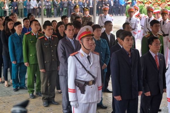 Thủ tướng đến viếng, tiễn đưa 3 cán bộ công an hi sinh tại Đồng Tâm - Ảnh 8.