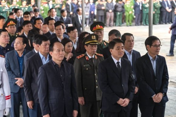 Thủ tướng đến viếng, tiễn đưa 3 cán bộ công an hi sinh tại Đồng Tâm - Ảnh 5.