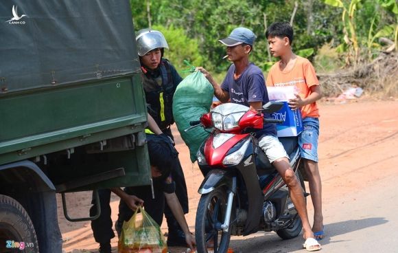 An ninh siet chat noi canh sat vay bat nghi can ban chet 5 nguoi hinh anh 9 a_zing.jpg