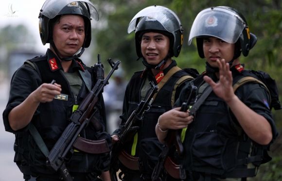 Vụ bắn chết người ở Củ Chi: Hình ảnh CSCĐ bao vây, truy bắt Tuấn 'khỉ' - ảnh 6