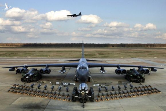 B-52 có thể mang theo một số lượng lớn và đa dạng vũ khí /// USAF