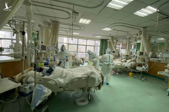 Những gì diễn ra bên trong bệnh viện tại Vũ Hán? - Ảnh 4.
