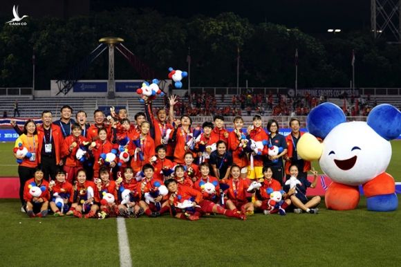 Đội bóng đá nữ Việt Nam mang lại nhiều niềm vui cho người hâm mộ /// Độc Lập