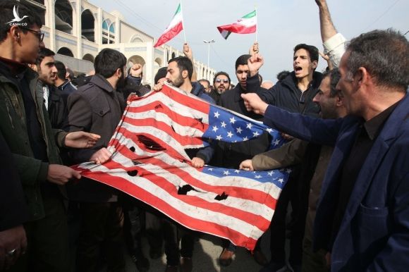 Tuong Iran da qua tu tin toi Baghdad va bi am sat? hinh anh 3 Flag_US.jpg