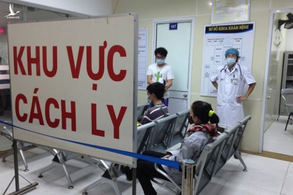 Hà Nội đang cách ly 2 người nghi nhiễm viêm phổi cấp trở về từ Trung Quốc