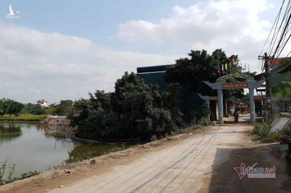 Một xã ở Hà Nội có hàng chục công trình xây dựng lấn sông, lấp hồ