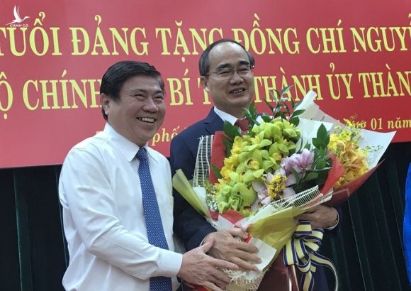 Bí thư Nguyễn Thiện Nhân xúc động khi nhận huy hiệu 40 năm tuổi Đảng - Ảnh 2.
