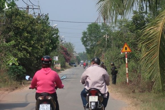 CLIP: Không có chuyện làm nên tui đứng xem công an bắt kẻ bắn chết người ở Củ Chi - Ảnh 5.