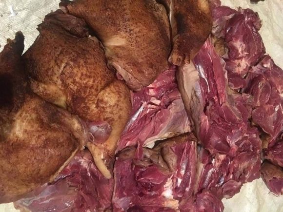 Rợn người món thịt gà tây đặc sản tràn ngập thị trường Tết