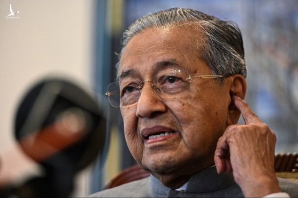 Thủ tướng 95 tuổi của Malaysia truyền 'bí quyết trường thọ' - ảnh 2