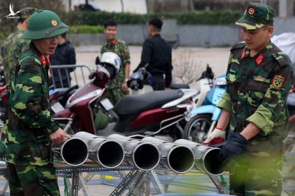 Hà Nội: Bên trong trận địa pháo hoa chuẩn bị khai hoả, đón giao thừa - 1