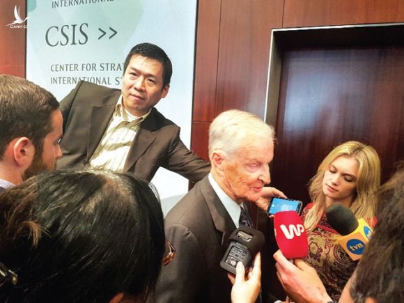 “Huyền thoại” Zbigniew Brzezinski, người từng giữ chức Cố vấn an ninh quốc gia Mỹ, tại buổi ra mắt chương trình Tái kết nối châu Á /// Ảnh: N.M.T