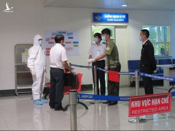 Hàng Việt bắt đầu khó sang Trung Quốc vì dịch viêm phổi - ảnh 1