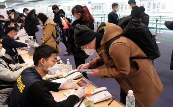 Người Hàn đến Trung Quốc bị cách ly bắt buộc tại sân bay, dân Hàn Quốc bất mãn với Bộ Ngoại giao