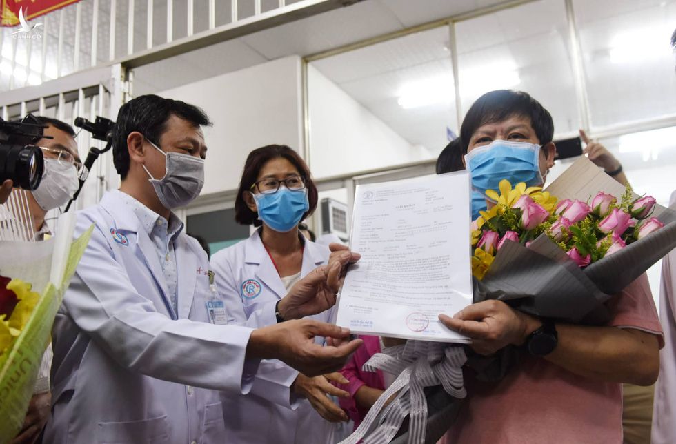 Bệnh nhân Li Ding: ‘Cảm ơn Việt Nam - cảm ơn bác sĩ Việt Nam!’ - Ảnh 4.