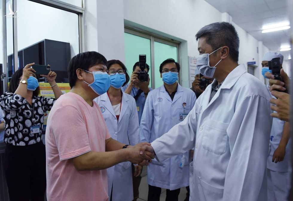 Bệnh nhân Li Ding: ‘Cảm ơn Việt Nam - cảm ơn bác sĩ Việt Nam!’ - Ảnh 3.