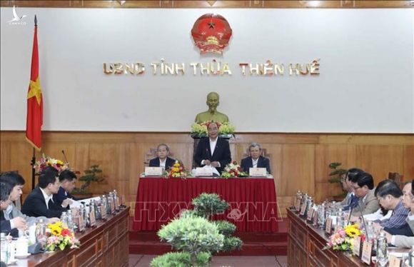 Thủ tướng Nguyễn Xuân Phúc làm việc với lãnh đạo chủ chốt tỉnh Thừa Thiên - Huế - Ảnh 6.