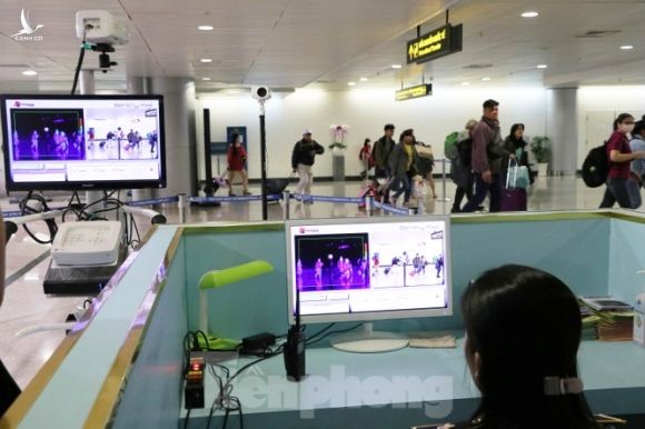 Cận cảnh quy trình kiểm dịch virus corona ở sân bay Tân Sơn Nhất - ảnh 5