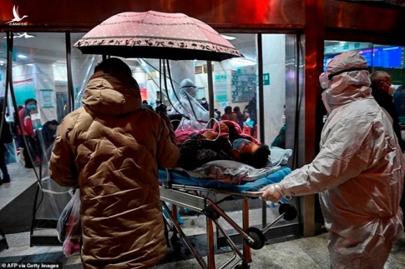 Tình cảnh tại bệnh viện Chữ Thập Đỏ Vũ Hán vào ngày 25.1 (Mùng Một Tết nguyên đán) /// AFP/Getty