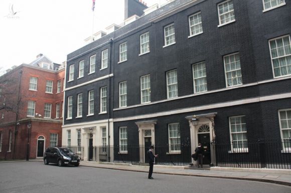 Tòa nhà ở số 10 phố Downing, London. Ảnh: RobertSharp.