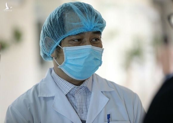 Bác sĩ Nguyễn Trung Cấp - Trưởng Khoa Cấp cứu - Bệnh viện Bệnh Nhiệt đới Trung ương. Ảnh: Phạm Quý