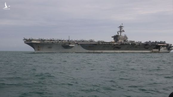 Mục kích tàu sân bay USS Theodore Roosevelt vào vịnh Đà Nẵng - ảnh 4