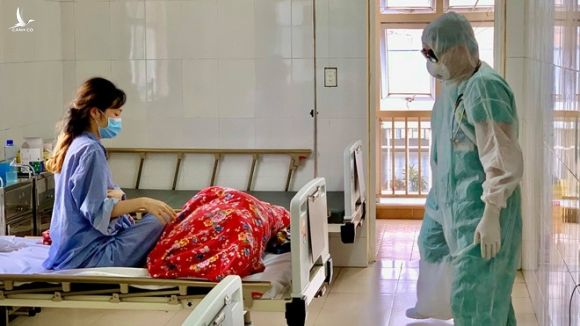 Bệnh nhân số 50 mắc Covid-19 ở Quảng Ninh chuẩn bị xuất viện /// Ảnh N.H 