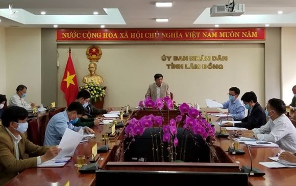 Ông Đoàn Văn Việt chủ trì buổi họp Ban chỉ đạo phòng chống dịch Covid-19 của tỉnh Lâm Đồng /// Ảnh: Lâm Viên