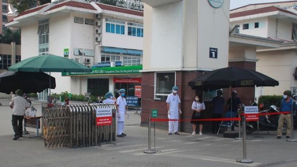 Bệnh viện Bạch Mai đã tạm đóng cửa sau khi phát hiện thêm bệnh nhân Covid-19 tại đây /// Ảnh Trần Cường
