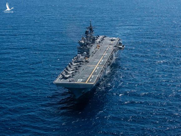 Hạm đội Mỹ tập trận trên Biển Đông thách thức Trung Quốc1