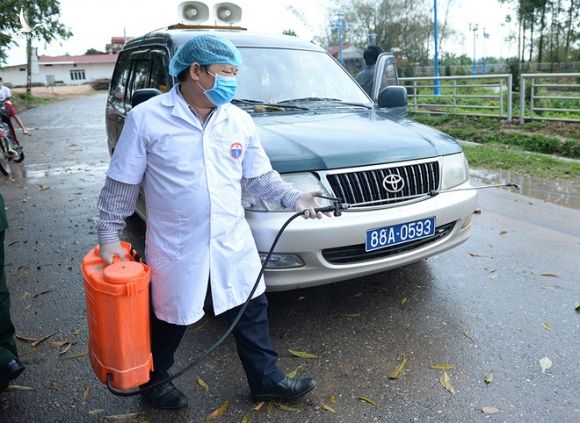 Giám đốc Công an tỉnh Vĩnh Phúc: Làm nhiệm vụ cách ly Sơn Lôi có chiến sỹ Tết đến giờ còn chưa được về nhà - Ảnh 2.