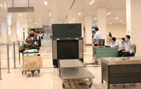 Khoảng 700 người từ Hàn Quốc về sân bay Cần Thơ đều được cách ly tập trung - ảnh 3