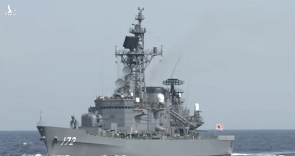 Khu trục hạm Shimakaze của Nhật /// Chụp từ clip