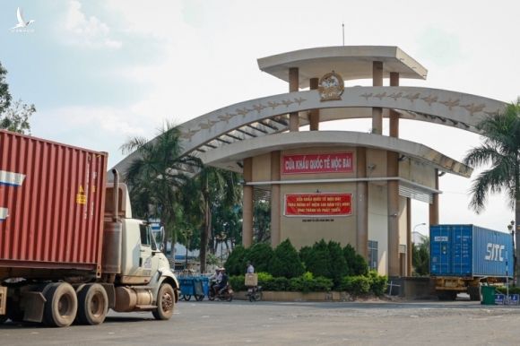 Cửa khẩu Mộc Bài giữa Việt Nam và Campuchia. Ảnh: Thành Nguyễn.