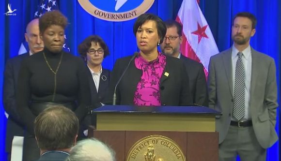 Thị trưởng Muriel Bowser ban bố tình trạng khẩn cấp tại Washington D.C /// Chụp từ clip