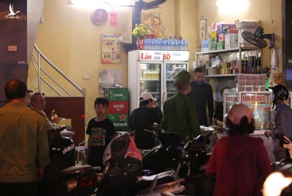 Hàng loạt nhà hàng, quán nhậu... tại Hà Nội vẫn hoạt động bất chấp lệnh cấm - ảnh 3