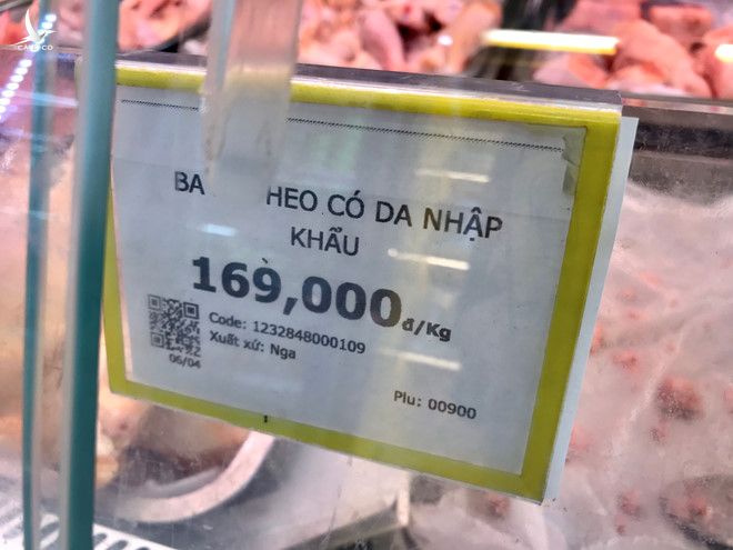 Thịt heo nhập từ Nga cập cảng giá 60.000 đồng/kg - ảnh 1