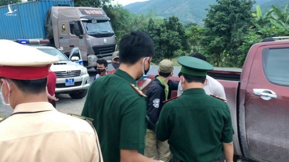 Trốn tránh cách ly phòng dịch Covid-19, 6 người vượt biên về Việt Nam - Ảnh 1. Trốn tránh cách ly phòng dịch Covid-19, 6 người vượt biên về Việt Nam - Ảnh 1.