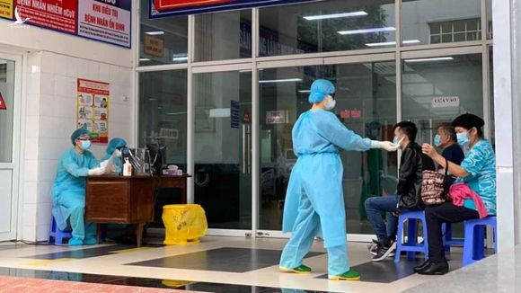 Gần 1.000 người Quảng Ninh từng đến Bệnh viện Bạch Mai âm tính với SARS-CoV-2 /// Ảnh Lã Nghĩa Hiếu 